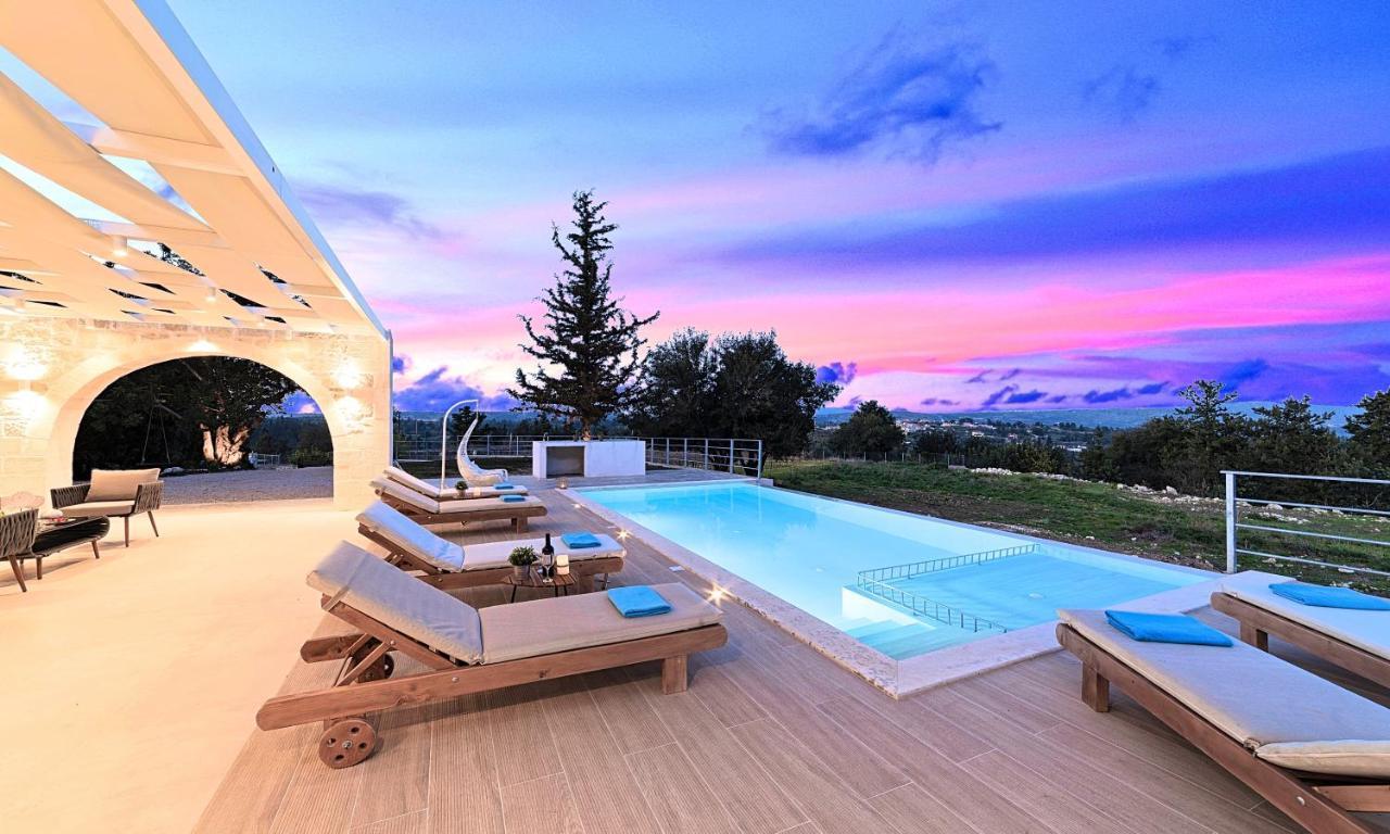Orientem Villa Heated Pool เยโอริยิอูโปลิส ภายนอก รูปภาพ